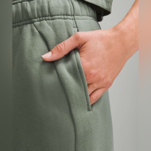 Lululemon Scuba Mid-Rise Oversized Jogger *Regular
Grey Eucalyptus W5GI0S - Picture 3 of 10